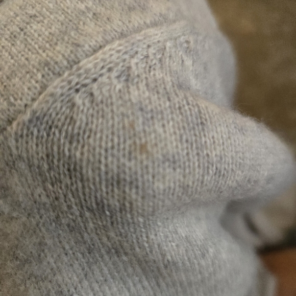 Cashmere Club Monaco Light Grey V Neck Sweater - Picture 6 of 6